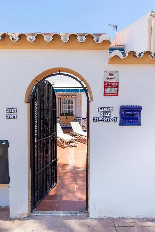 Bil Bil Beach - Perfect Family Beach Vacation Awaits ベナルマデナ 0*,